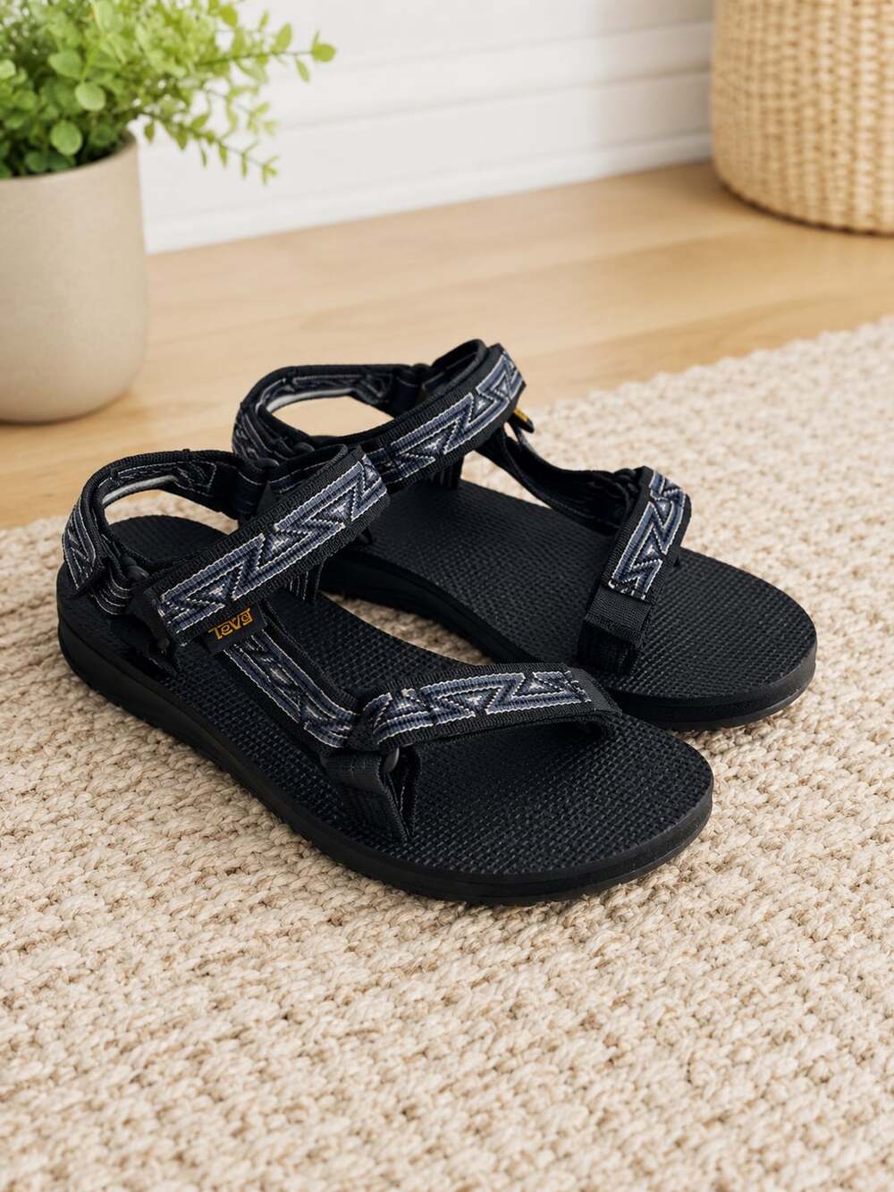 Teva Original Universal Kids K3 Sport Sandals Black Gray Geometric Hook & Loop